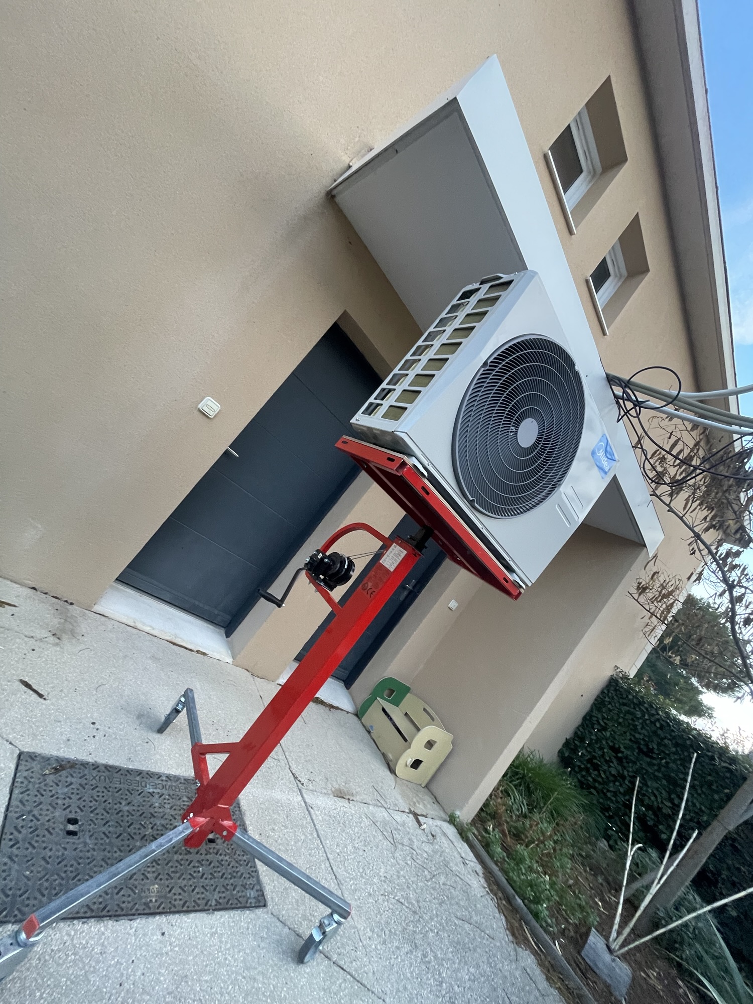 Installation d’un trisplit Midea Breezeless