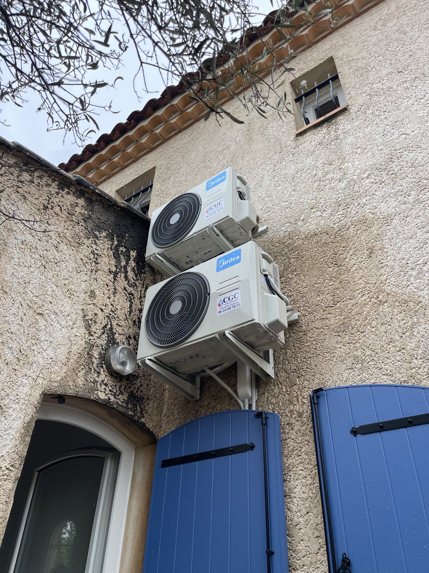 Installation d’un climatiseur Midea Arum 3.5kw à Salon de Provence. (13)